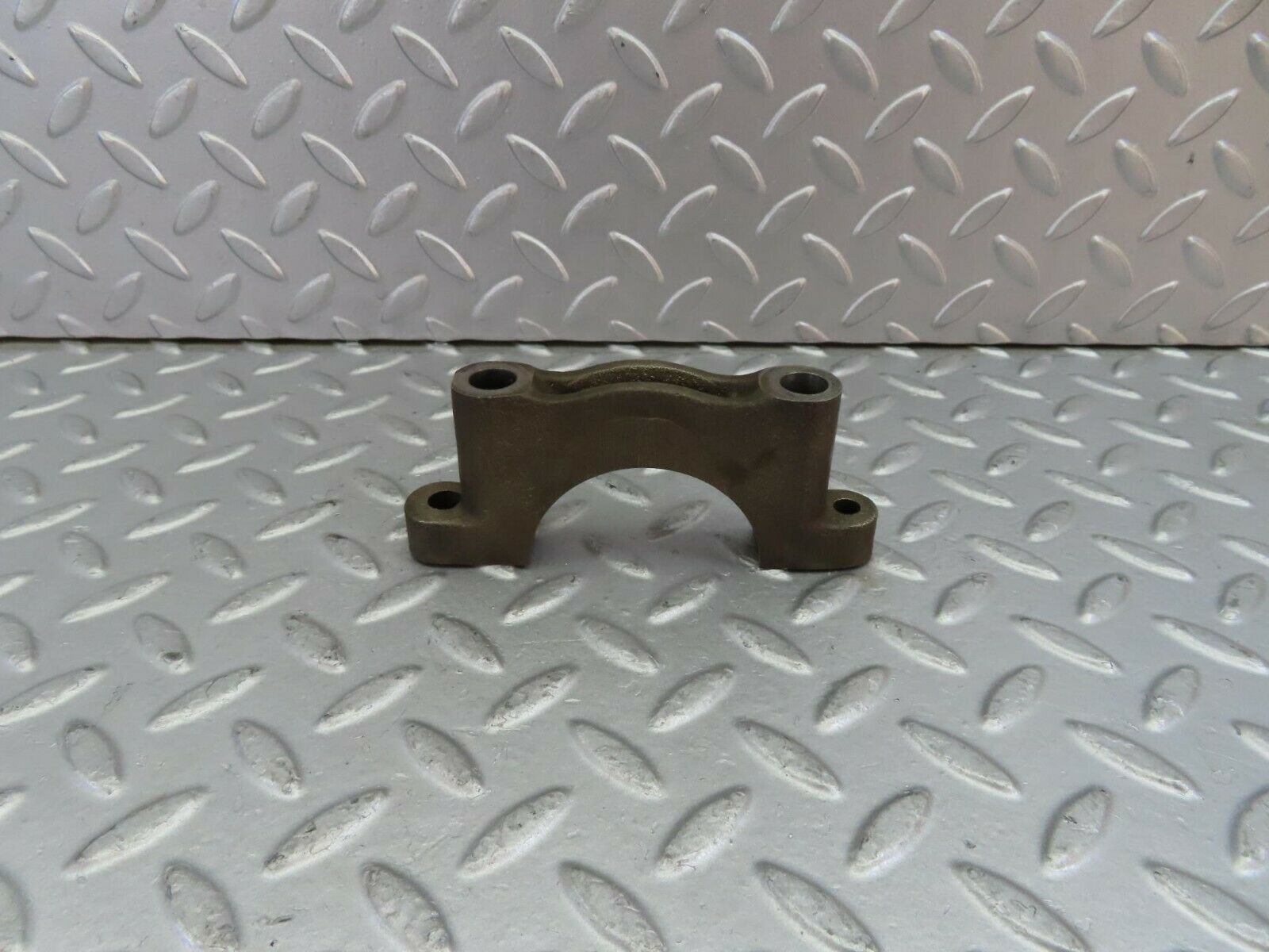 10217 Mercedes-Benz W111 220SE Crankshaft Bearing Holder Block 1800110011