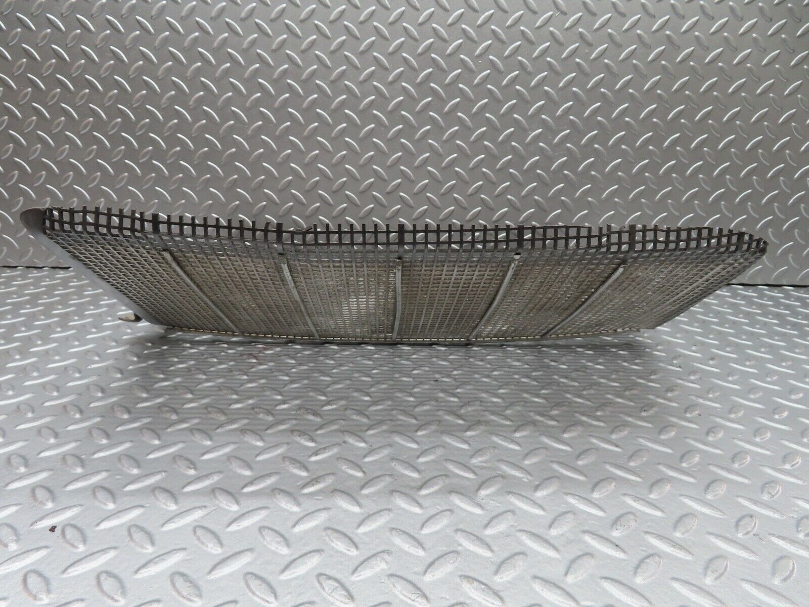 19798 Mercedes-Benz W121 190b Ponton Bonnet Grill