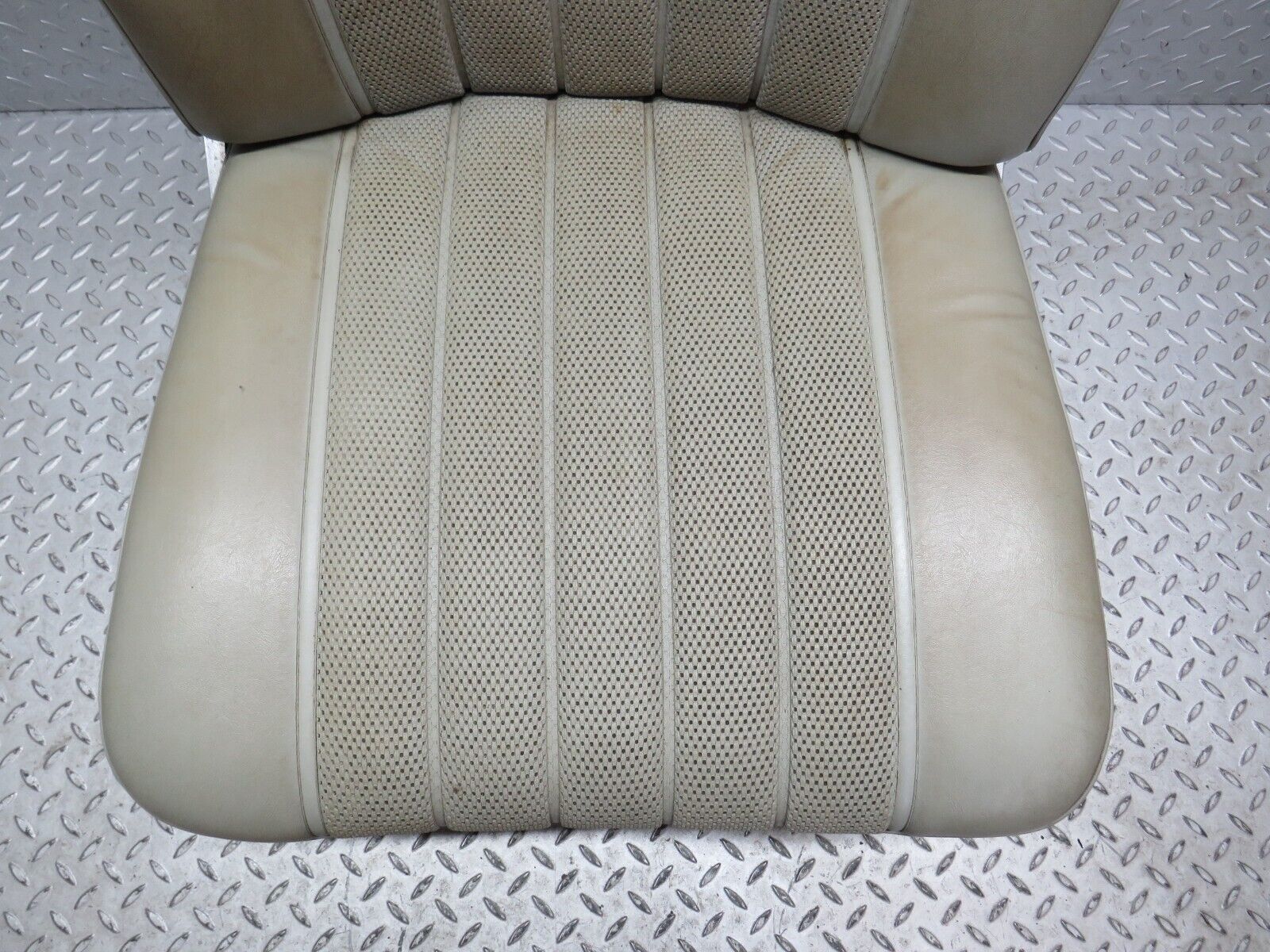 40511 Mercedes-Benz W110 230 Front Left Seat Leather Beige