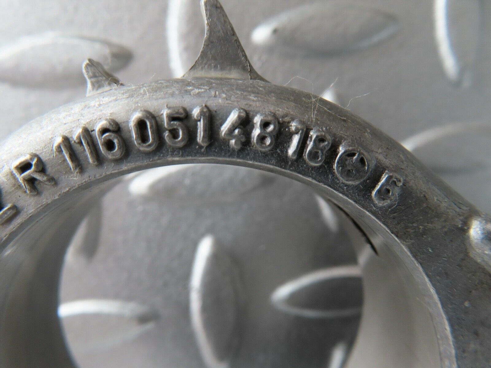 17786 Mercedes-Benz W116 450SEL Camshaft Tower Bearing 1160514818