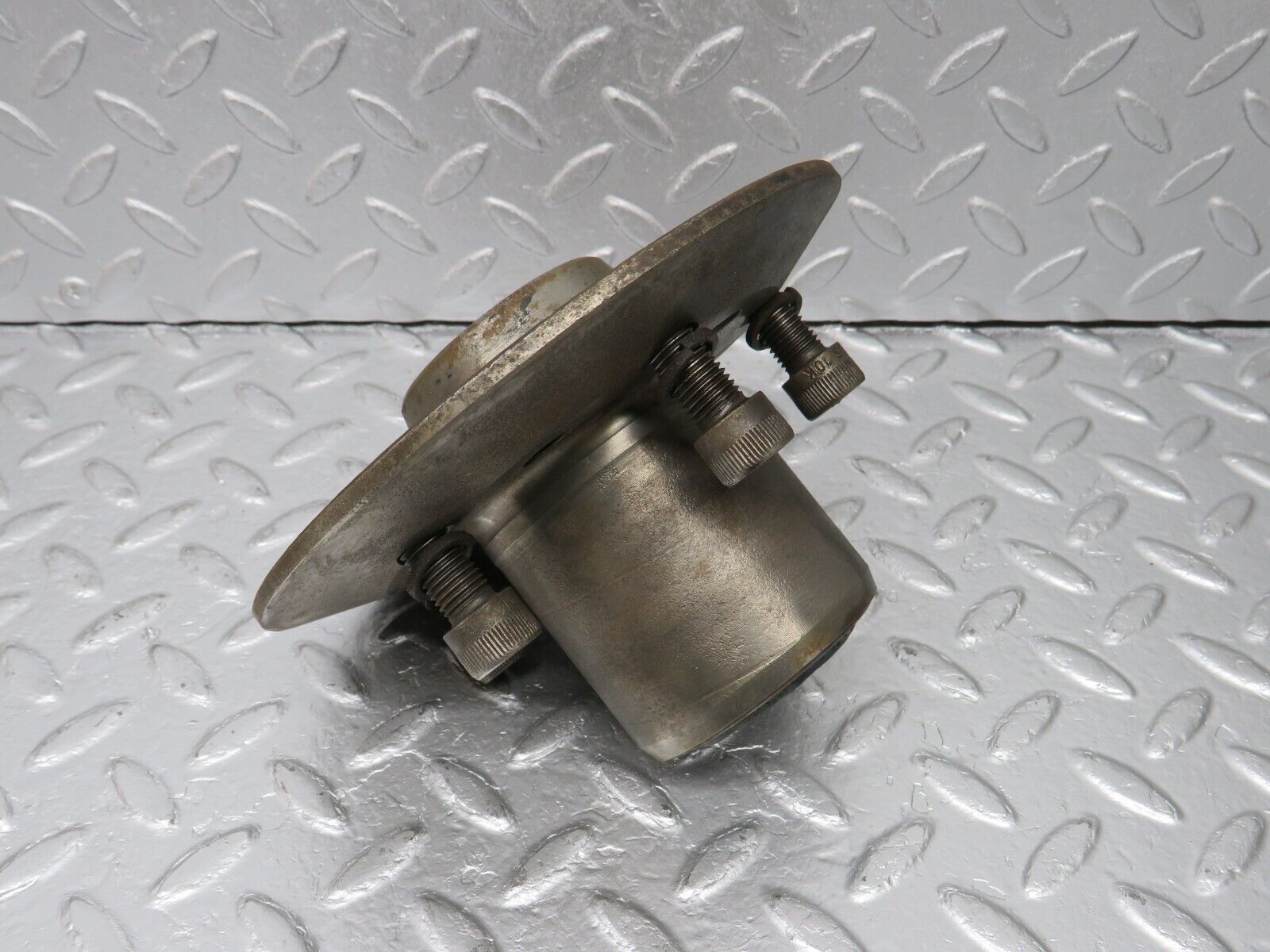 40396 Mercedes-Benz W110 230 Front Wheel Hub