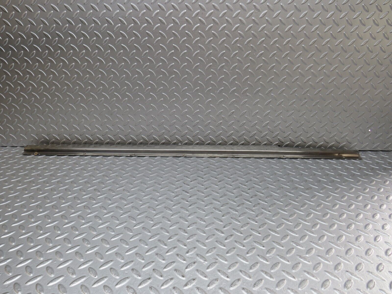 35767 Mercedes-Benz W108 Front Left Door Sill Chrome