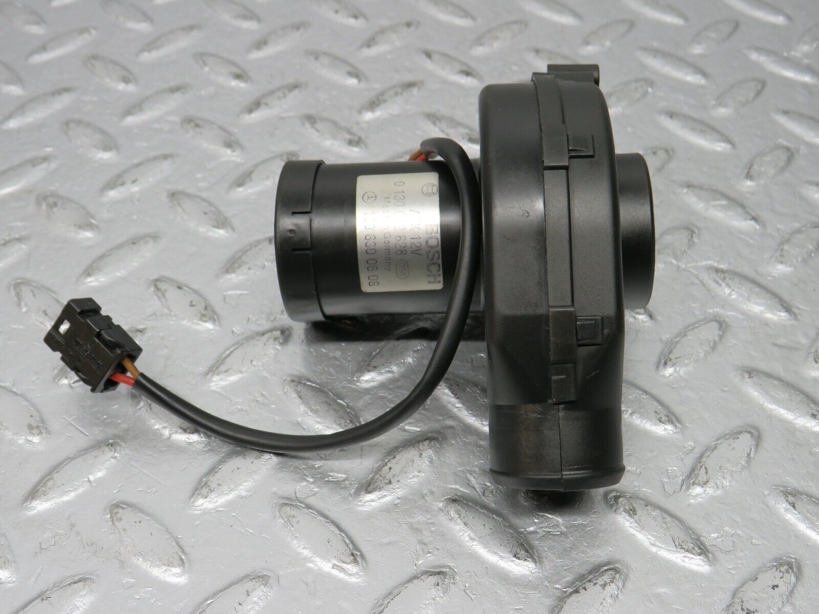 39476 Mercedes-Benz R129 320SL Coupe ECU Heater Blower Motor Bosch 0130002828 1298300608