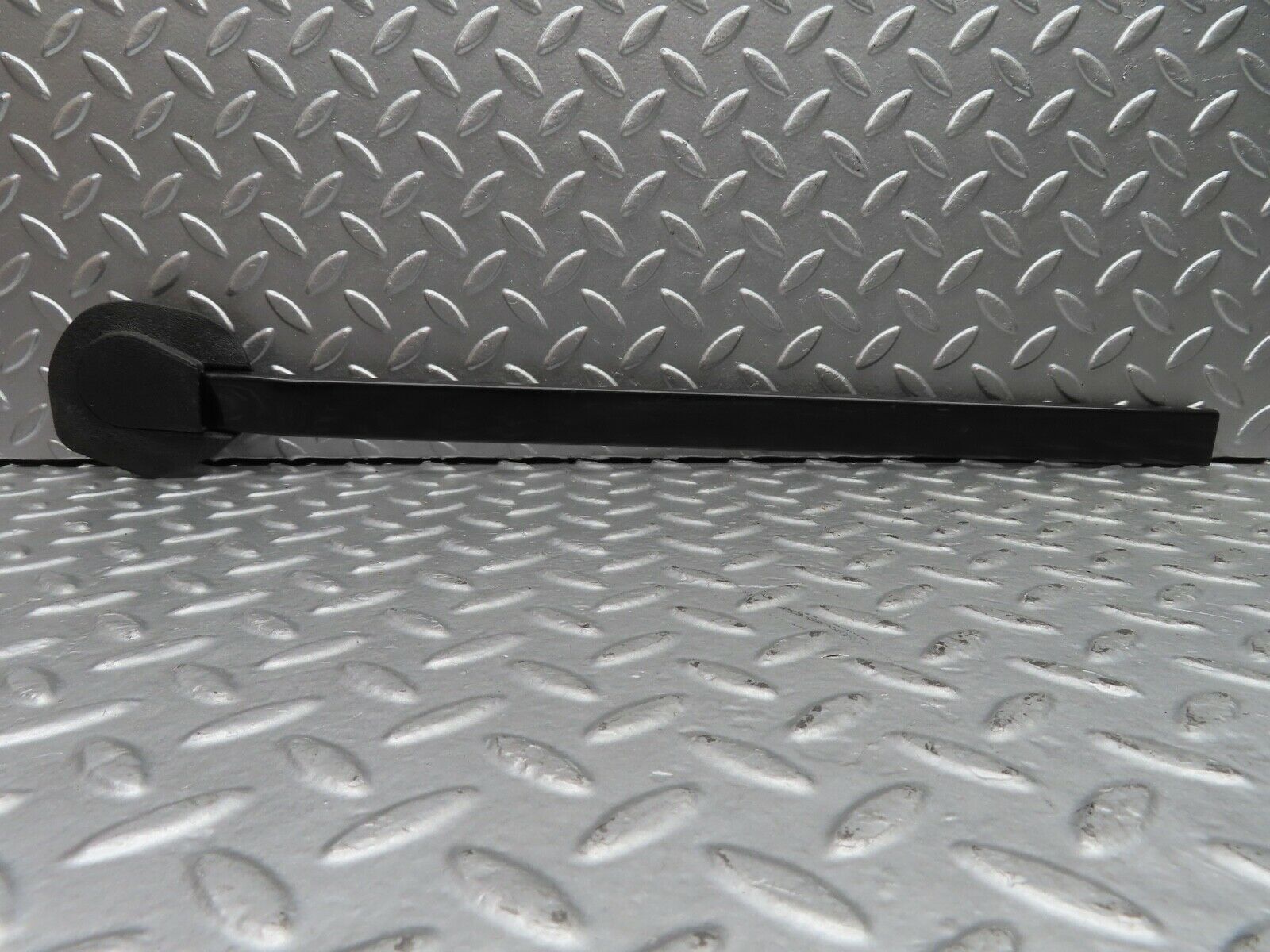 21133 Mercedes-Benz W123 230E Right Seat Belt Runner With Cover 1239192620