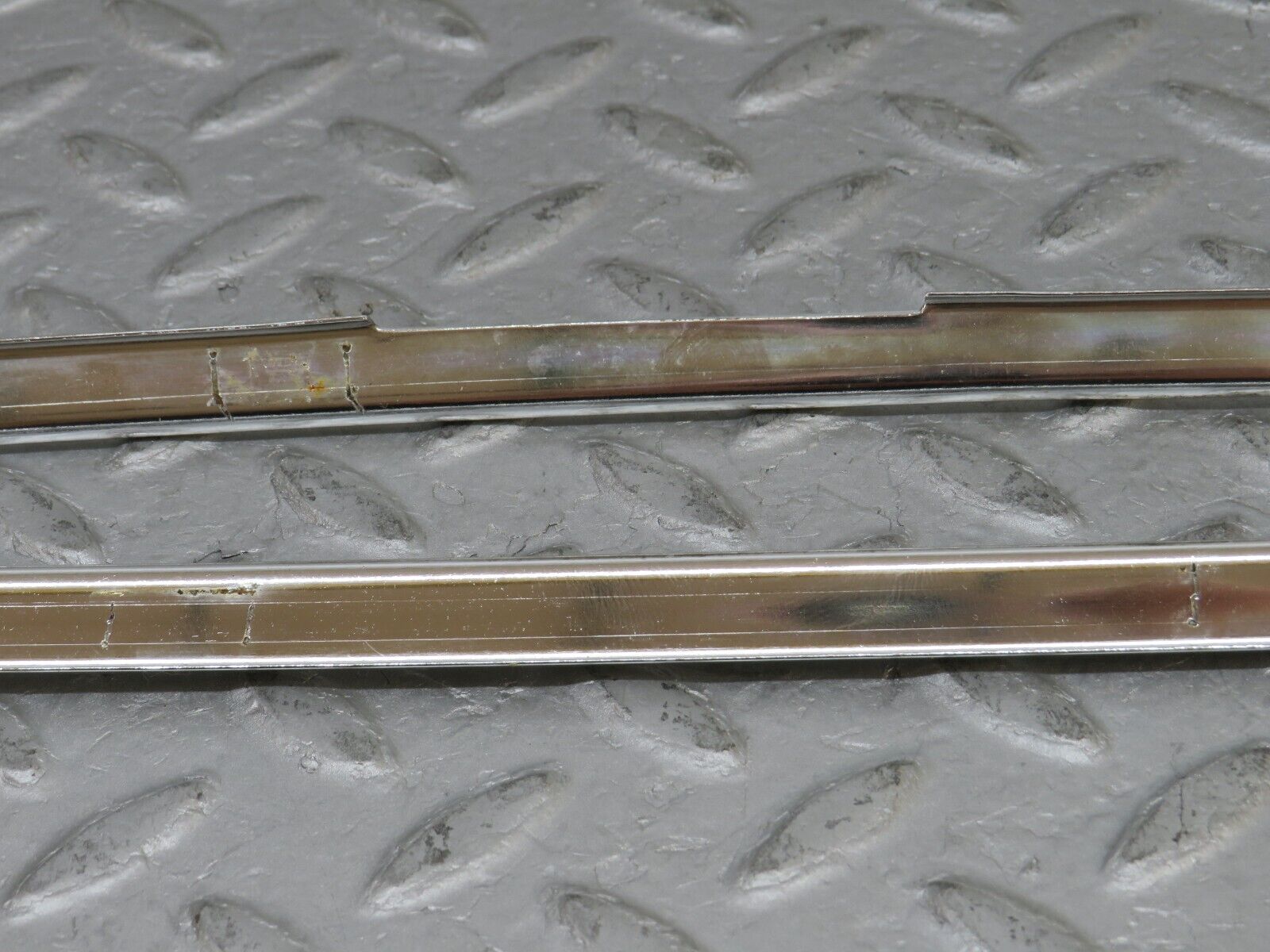 35868 Mercedes-Benz W108 Front Right Door Chrome Trim Pair