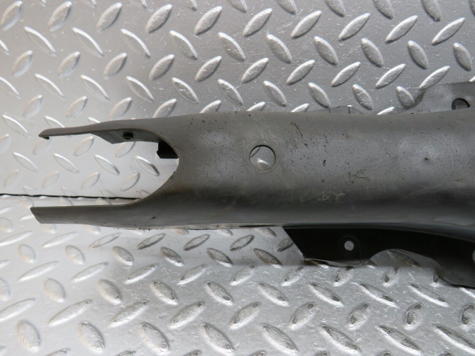 30210 Mercedes-Benz W220 S430 Rear Left Control Arm Cover 2203521188