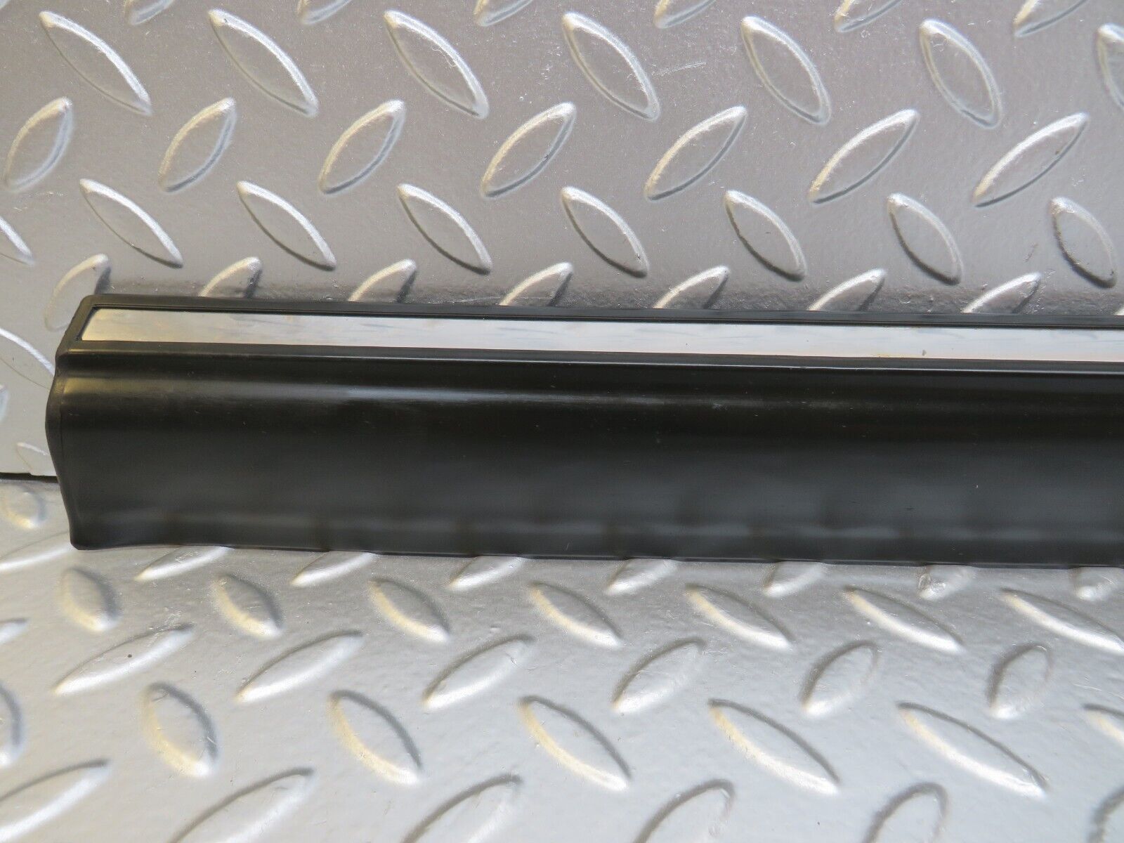 26790 Mercedes-Benz W123 240D Front Left Door Lower Trim