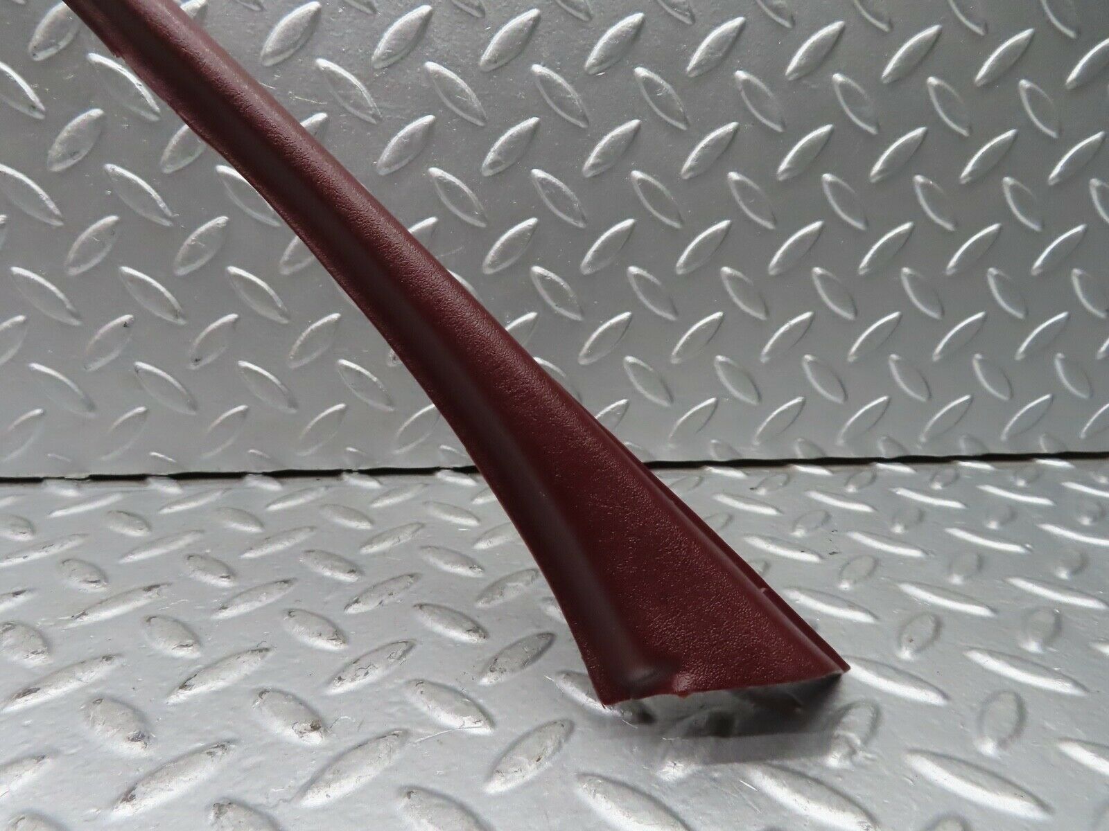 21426 Mercedes-Benz W126 300SE Front Left Door Window Frame Cover 1267250371