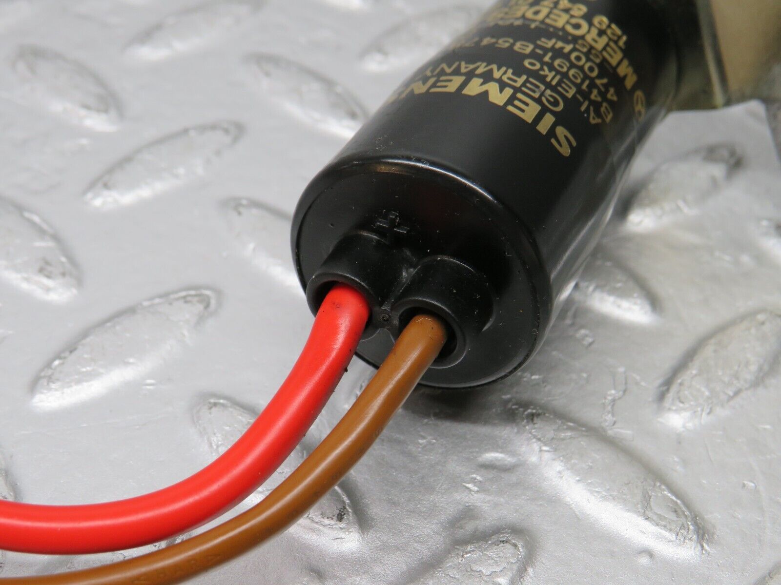 38418 Mercedes-Benz R129 280SL Coupe Condenser Relay 1295470101