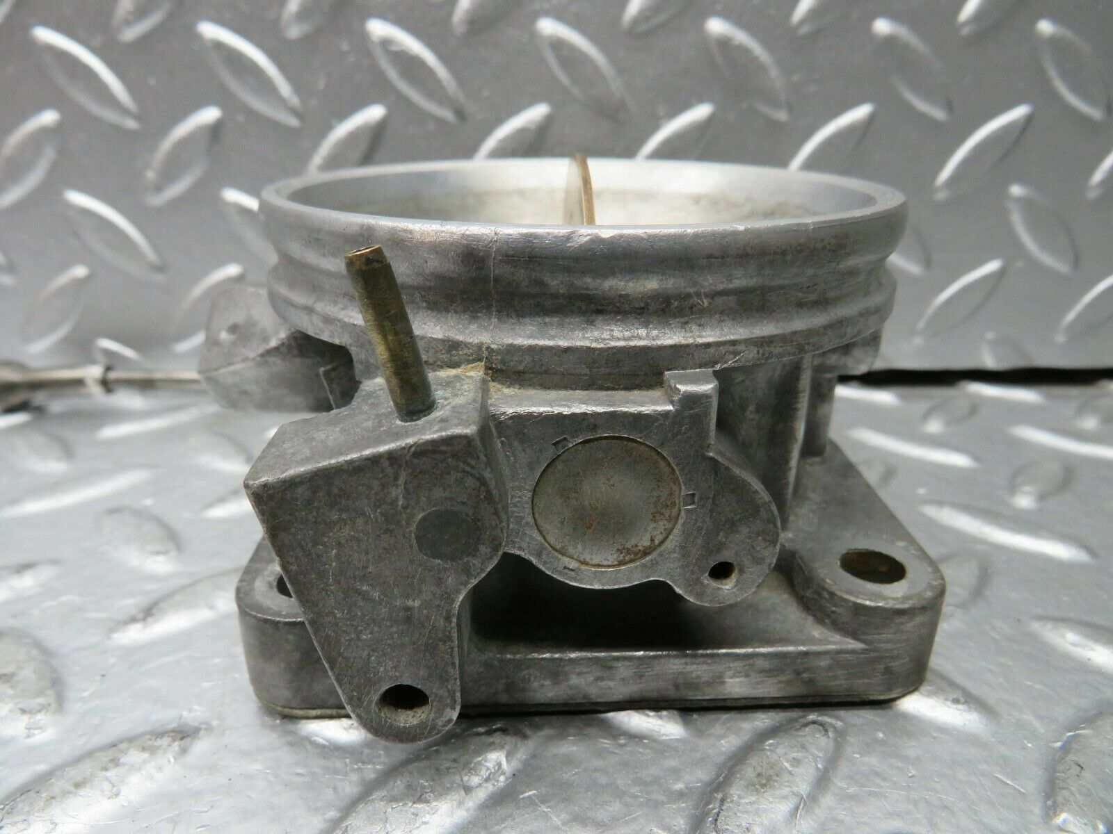 22906 Mercedes-Benz C107 450SLC Coupe Throttle Body Valve