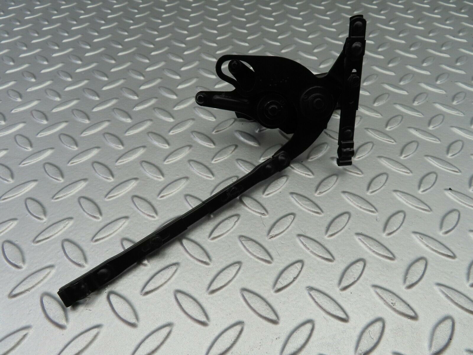 6394 Mercedes-Benz W126 380SE Throttle Linkage Accelerator