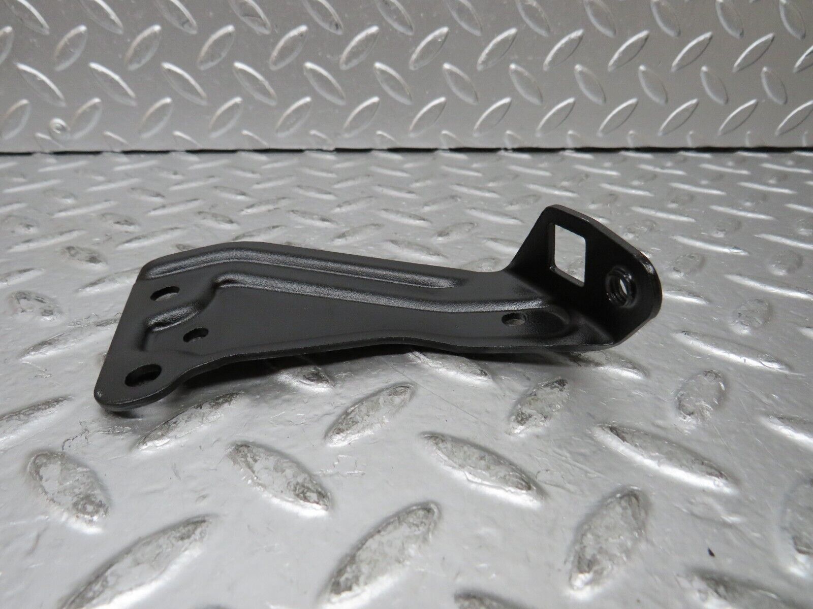 27008 Mercedes-Benz W123 240D Accelerator Cable Bracket