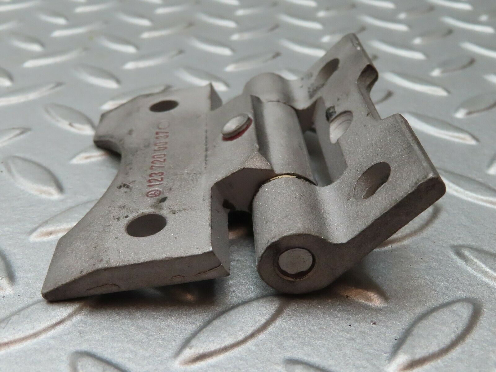 4156 Mercedes-Benz C123 230CE Coupe Door Hinge 1237200037