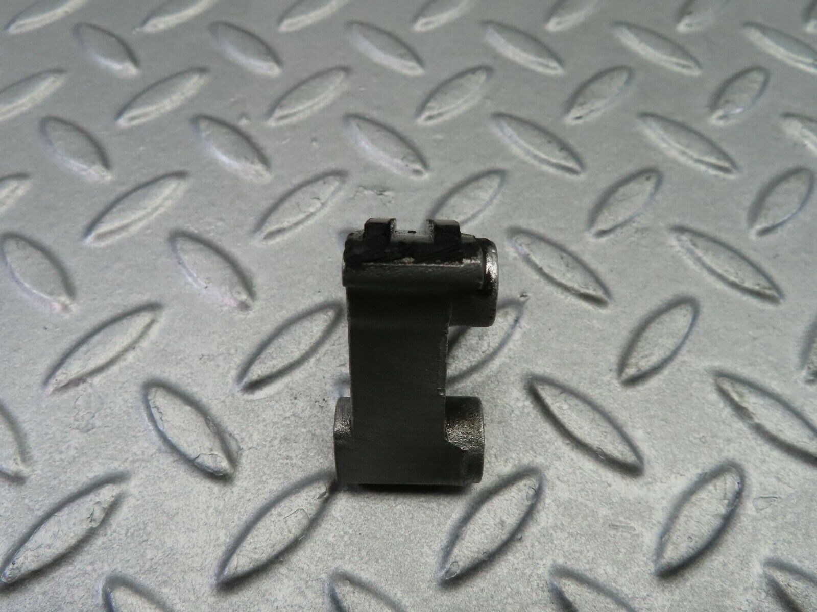 8050 Mercedes-Benz W115 220D Timing Chain Guide Rail 6210600516