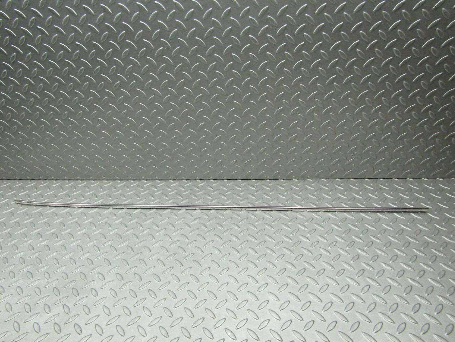 3321 Mercedes-Benz W115 220D Roof Chrome Trim Left Side