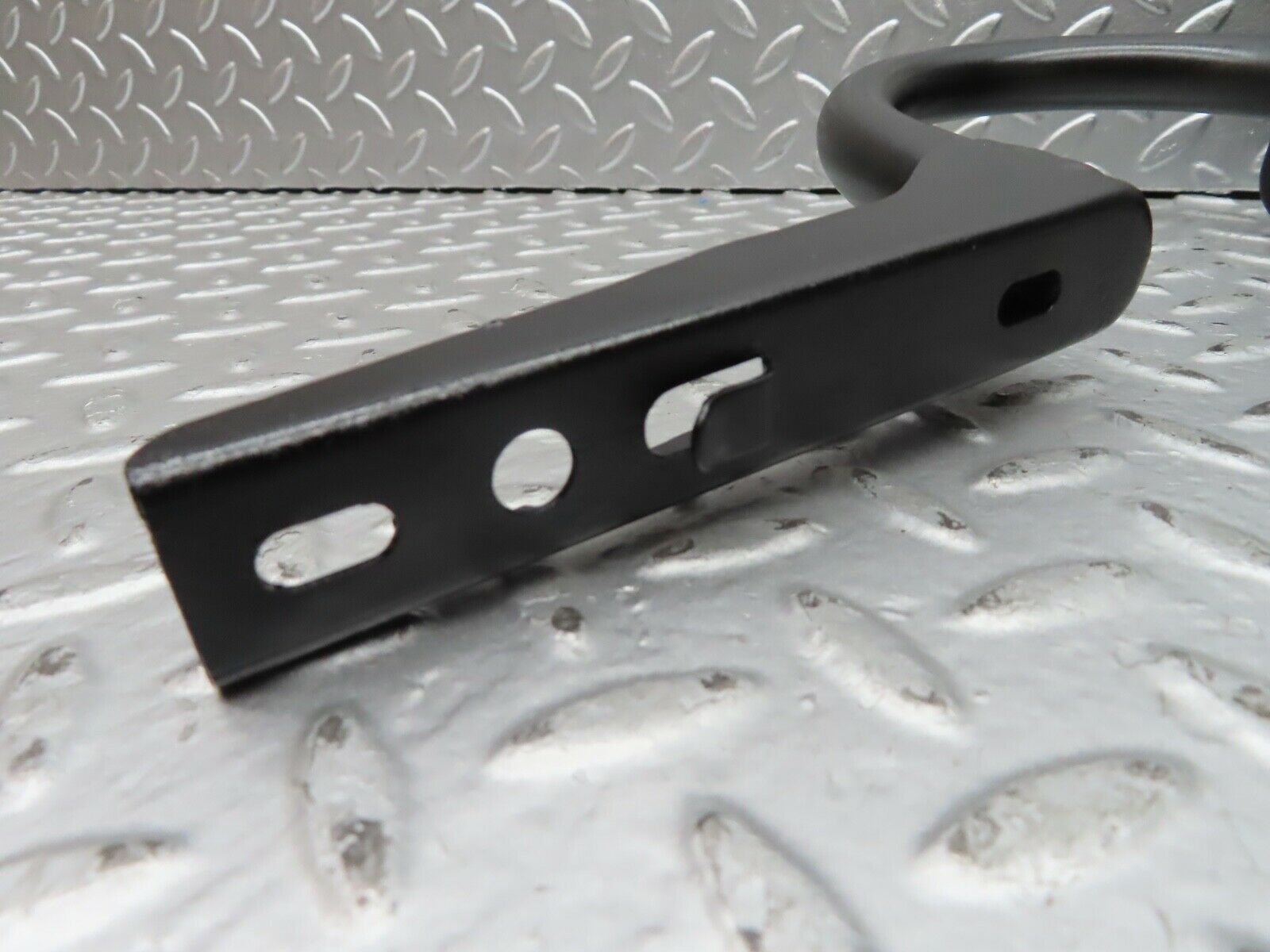 21526 Mercedes-Benz W126 300SE Trunk Hinge Right Side