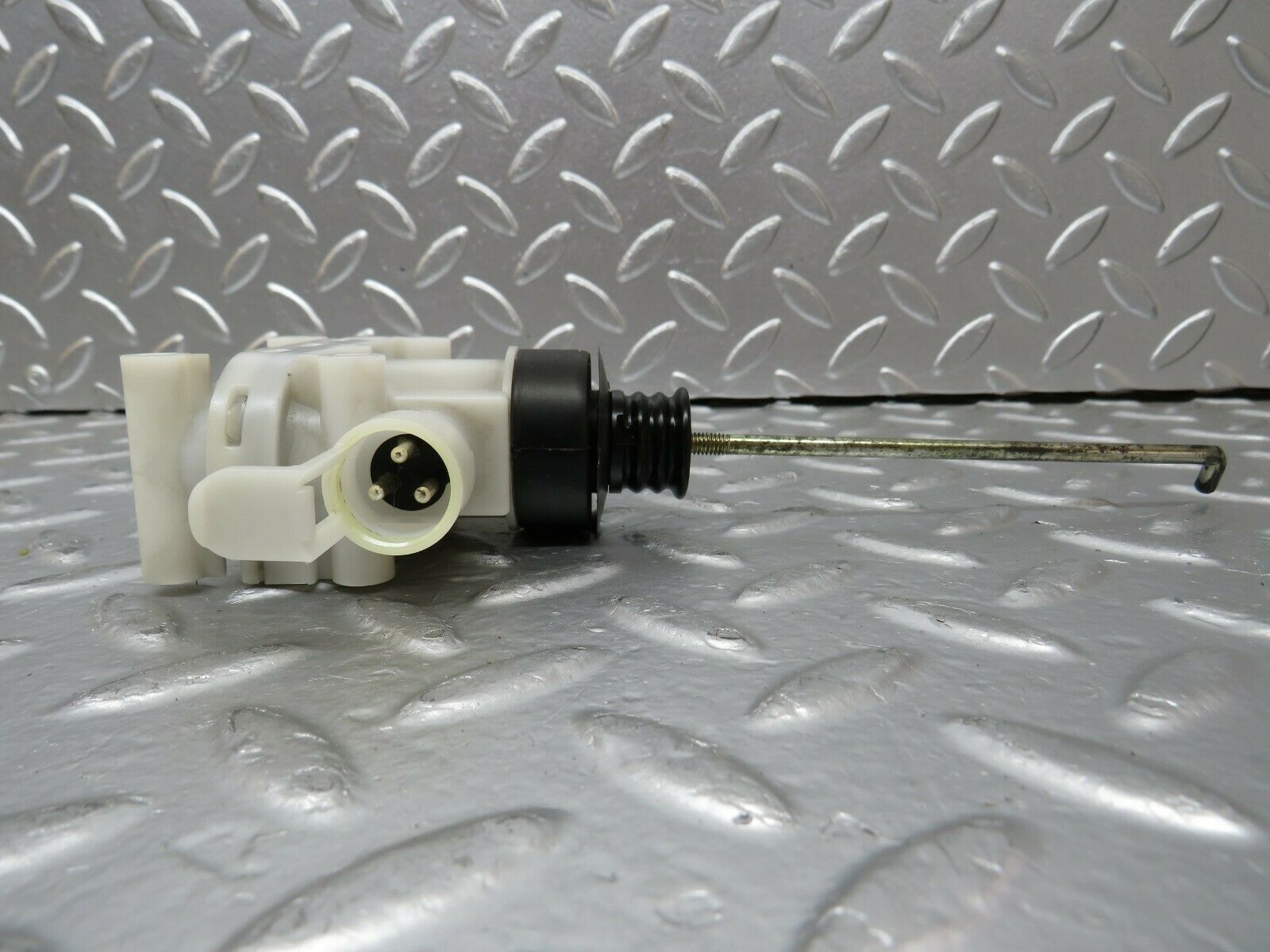 24253 Mercedes-Benz S124 220TE Door Lock Vacuum Actuator Hella Rear Right