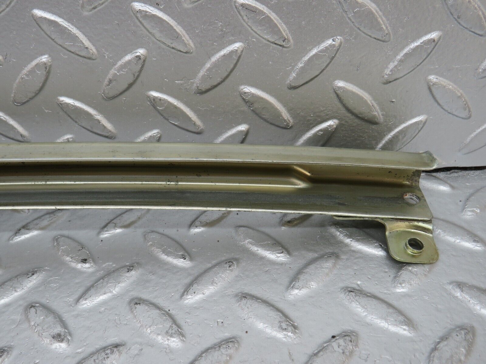 33256 Mercedes-Benz W202 C180 Front Left Door Window Channel