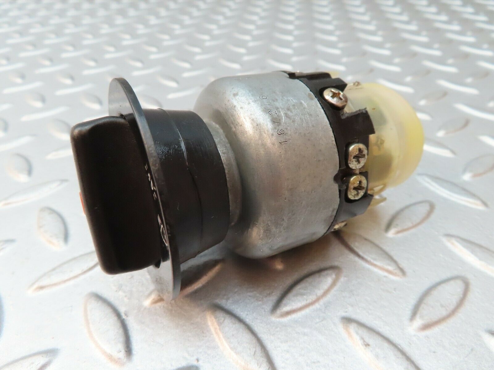 4338 Mercedes-Benz W123 230E Headlight Switch