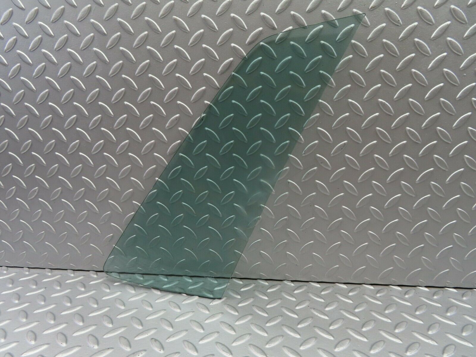 6924 Mercedes-Benz C107 350SLC Coupe Rear Left Quarter Window Glass