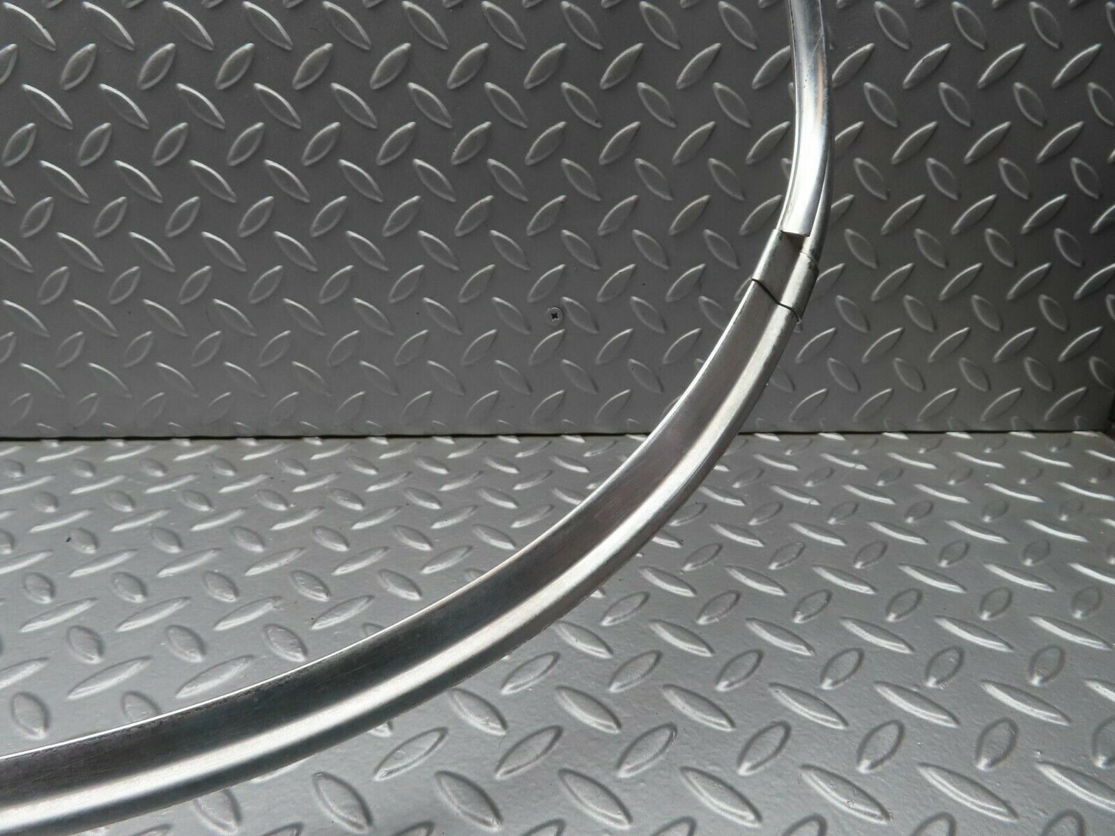 10142 Mercedes-Benz C123 230CE Coupe Rear Windscreen Chrome Trim