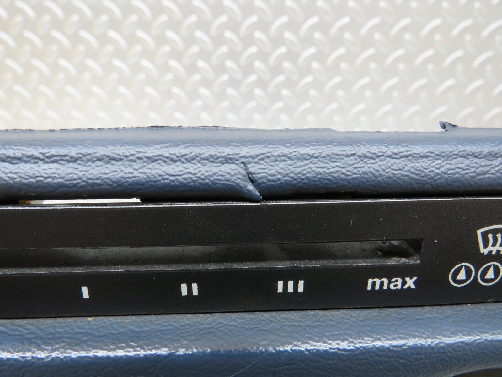 25241 Mercedes-Benz W201 190D Centre Console Heater Control Panel 2016830275