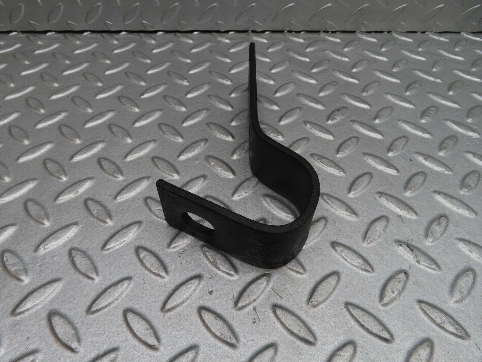 12280 Mercedes-Benz W108 280SE 3.5 Front Bumper Bracket