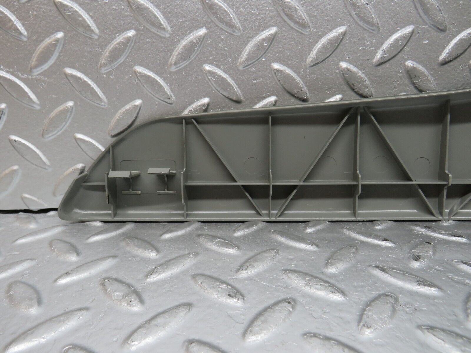 32329 Mercedes-Benz S124 300TE Front Right Electric Seat Cover Trim 1249182030