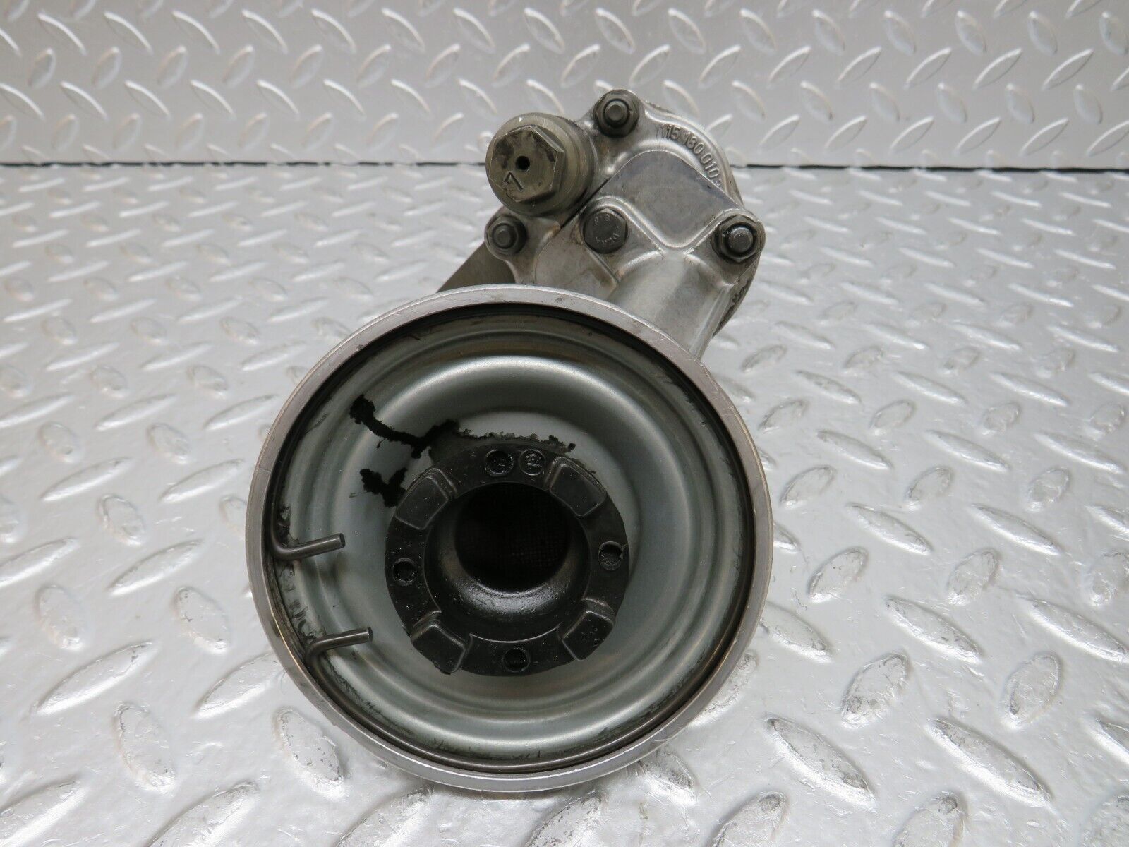 0868 Mercedes-Benz W123 240D Oil Pump 1151800102