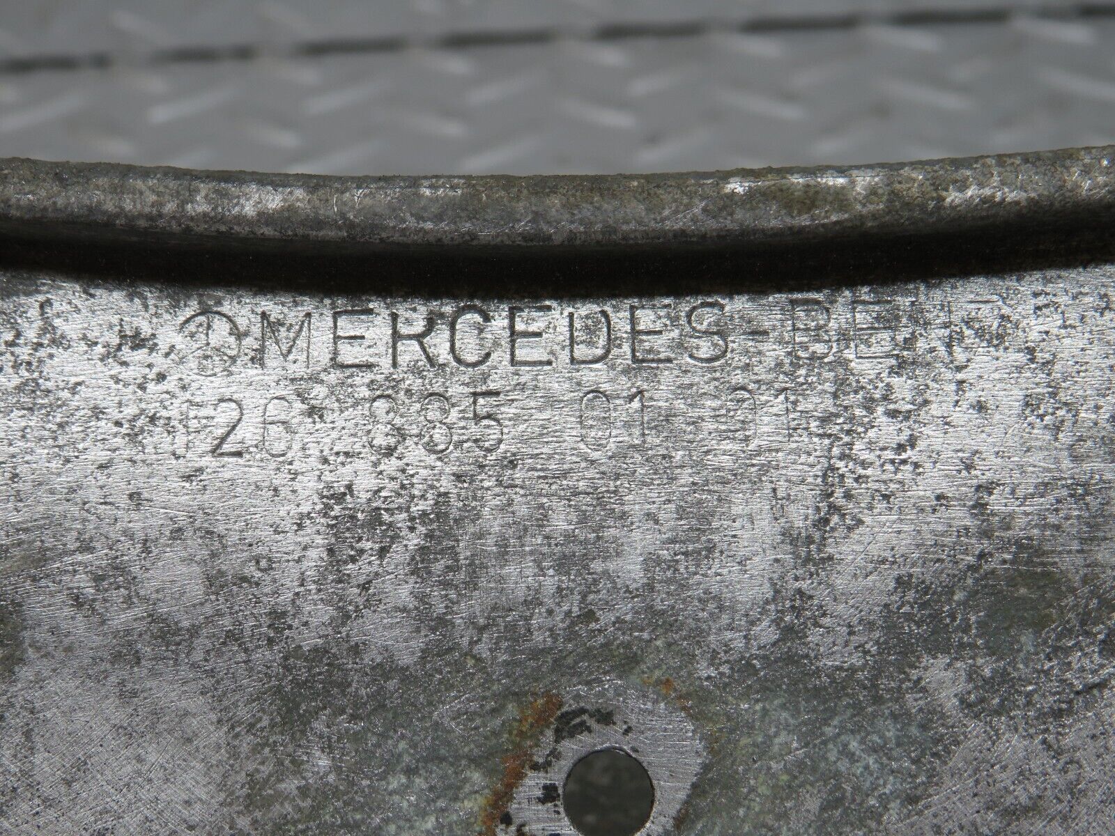 34463 Mercedes-Benz C126 380SEC Coupe Front Bumper Bracket 1268850101