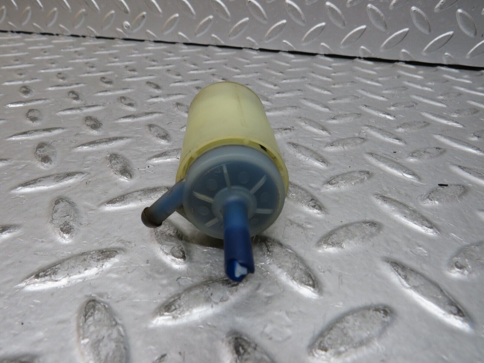 28822 Mercedes-Benz W123 230E Windscreen Washer Pump