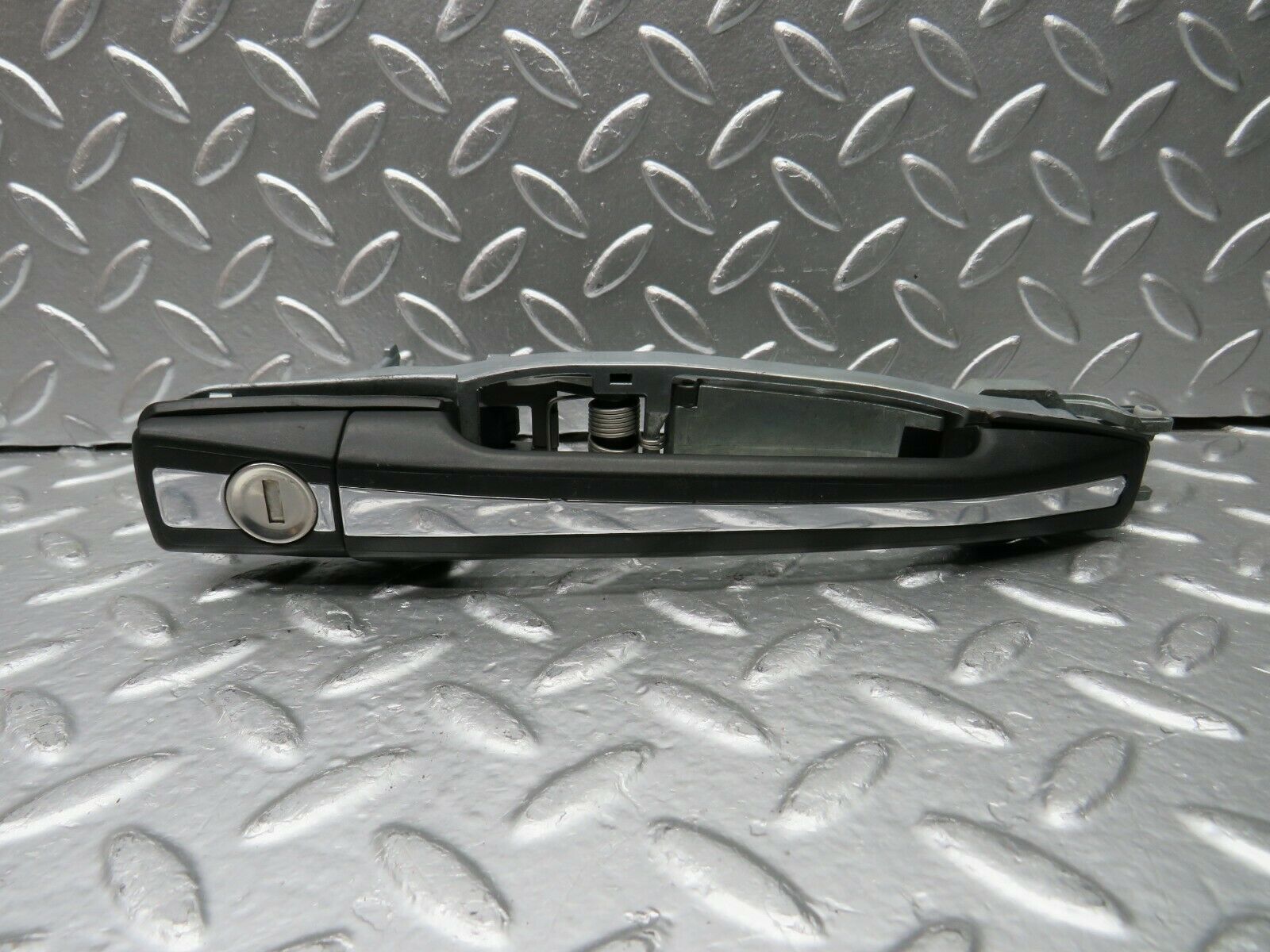 22475 Mercedes-Benz C124 E220 Coupe Left Exterior Door Handle No Key
