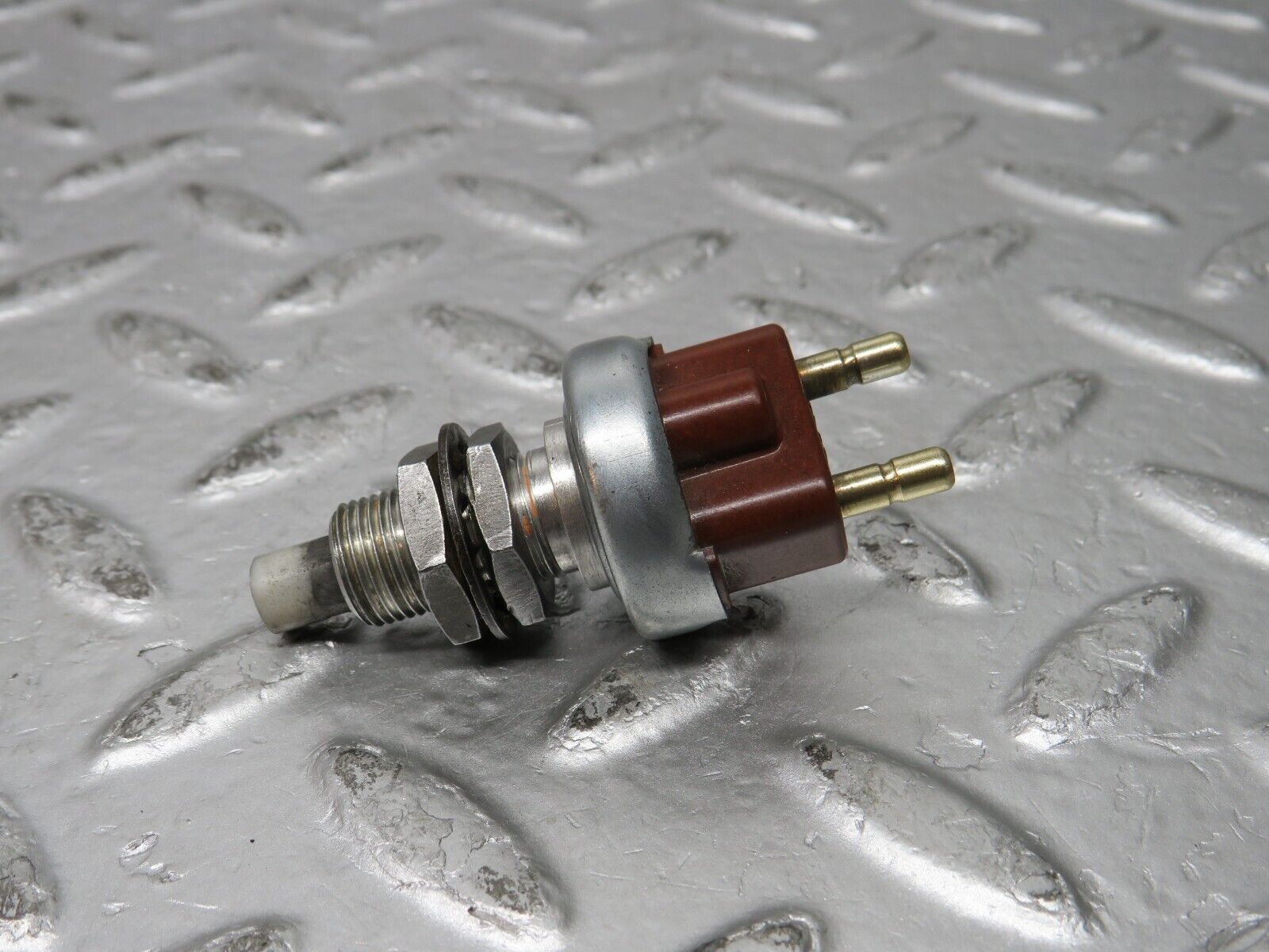 32043 Mercedes-Benz W123 230E Brake Light Contact Switch 190130