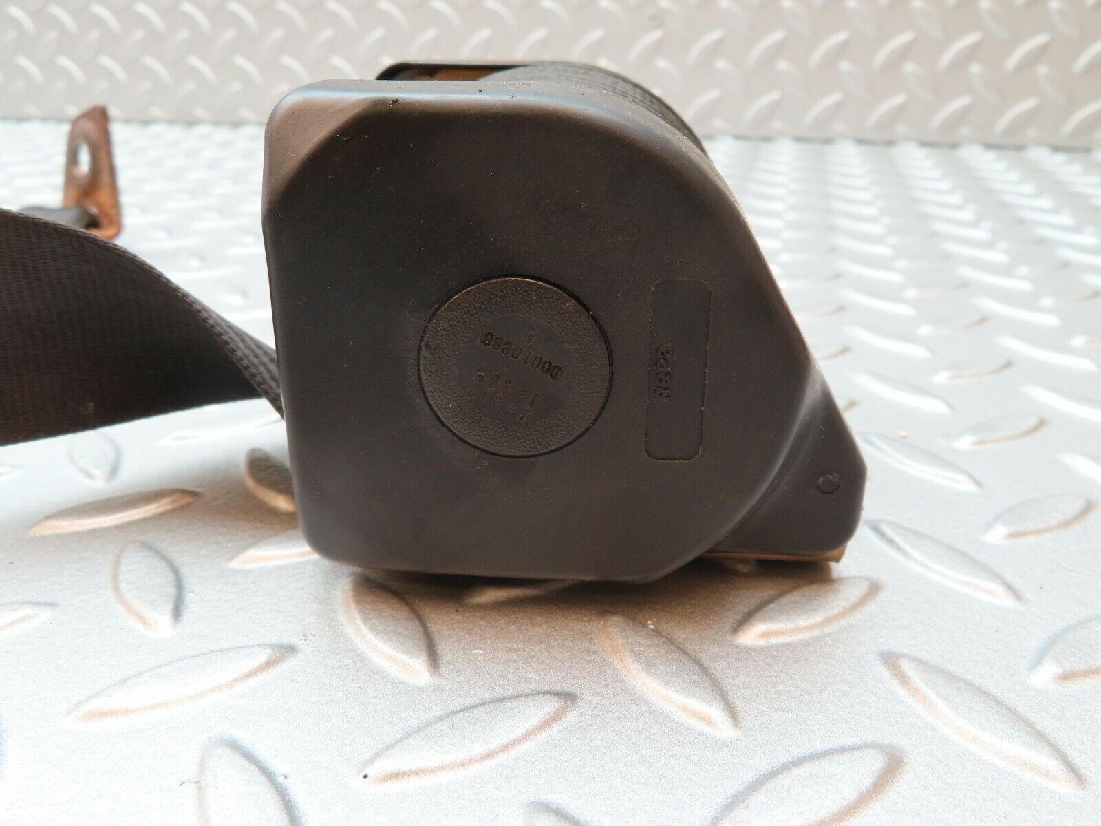 4246 Mercedes-Benz V123 240D LWB Rear Left Seat Belt 1238605585