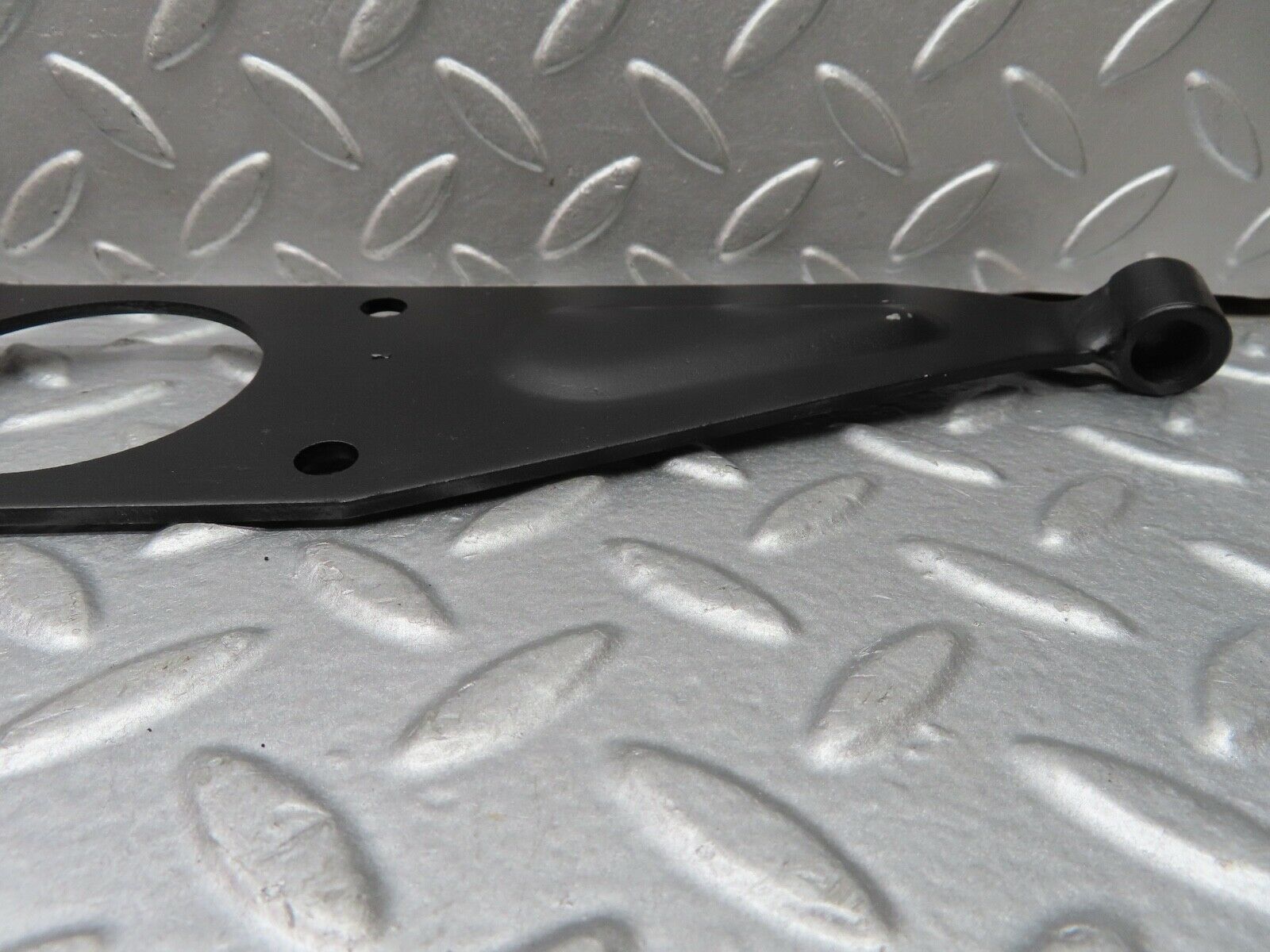 18543 Mercedes-Benz W136 170V Engine Mount Bracket