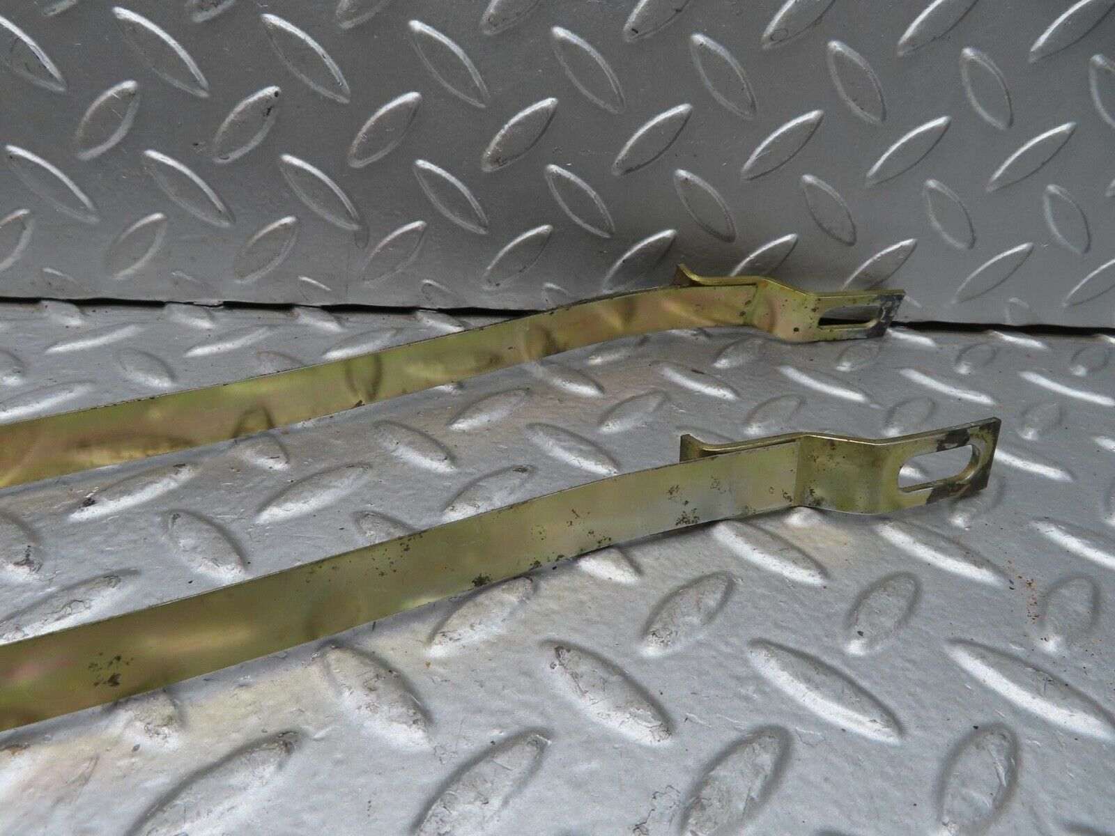 15869 Mercedes-Benz W123 280E Heater Box Holder Strap