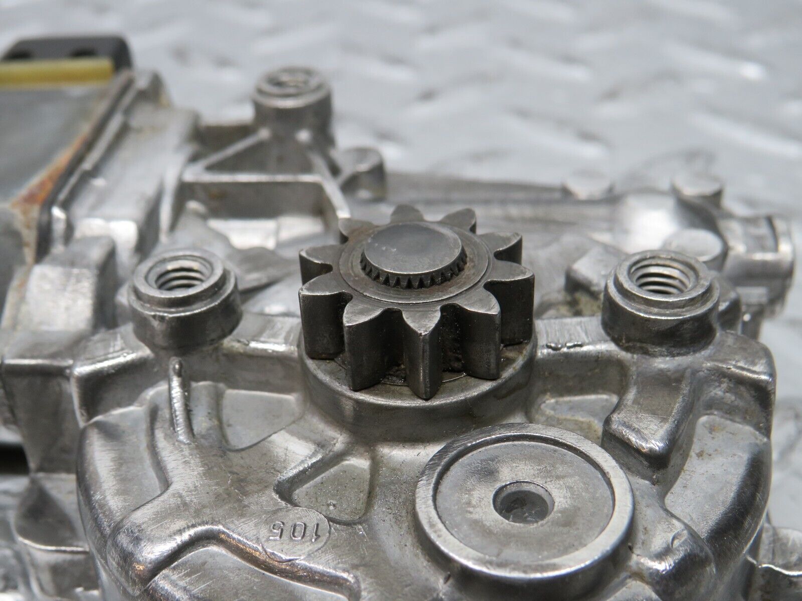 31197 Mercedes-Benz S124 220TE Window Regulator Motor Left Bosch 0130821284