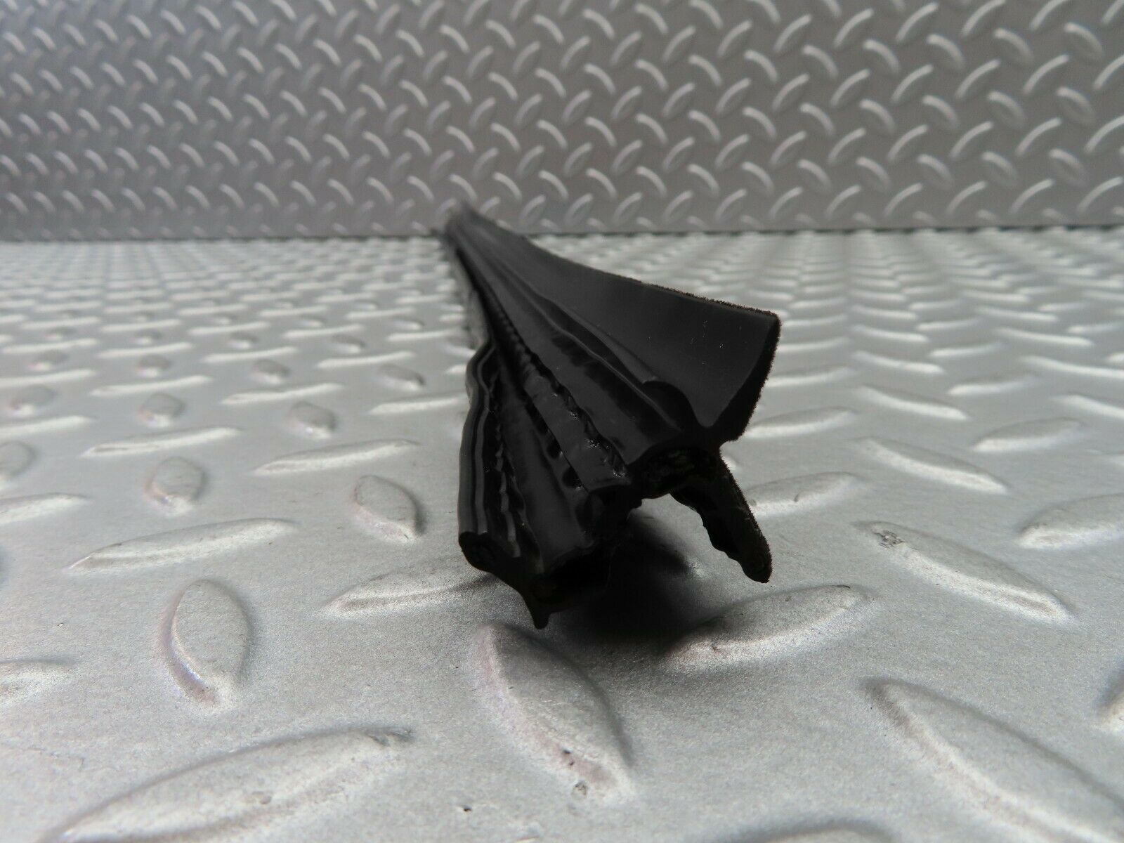 6096 Mercedes-Benz W126 380SE Inner Window Weatherstrip Seal Rear Right