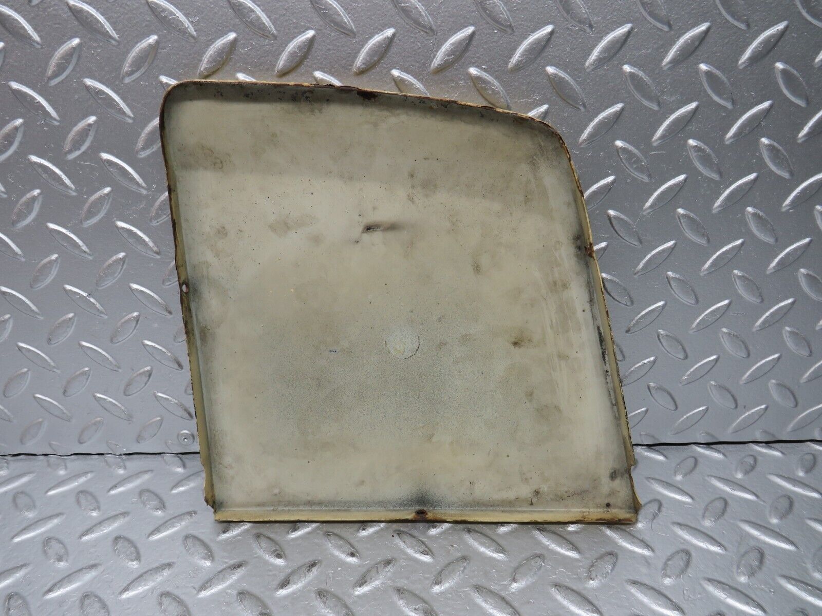 30059 Porsche 924 Headlight Cover Left