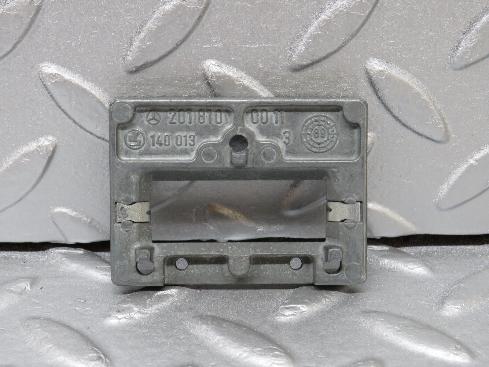 36584 Mercedes-Benz W201 190E 2.0L Rear View Mirror Bracket 2018100011