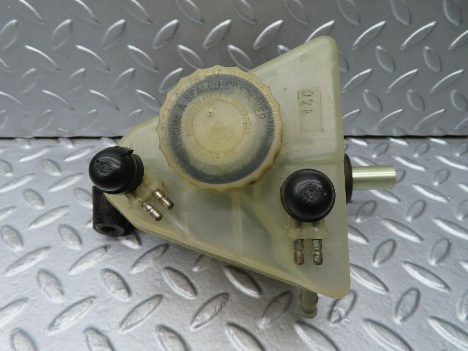 16697 Mercedes-Benz C107 380SLC Brake Master Cylinder With Tank