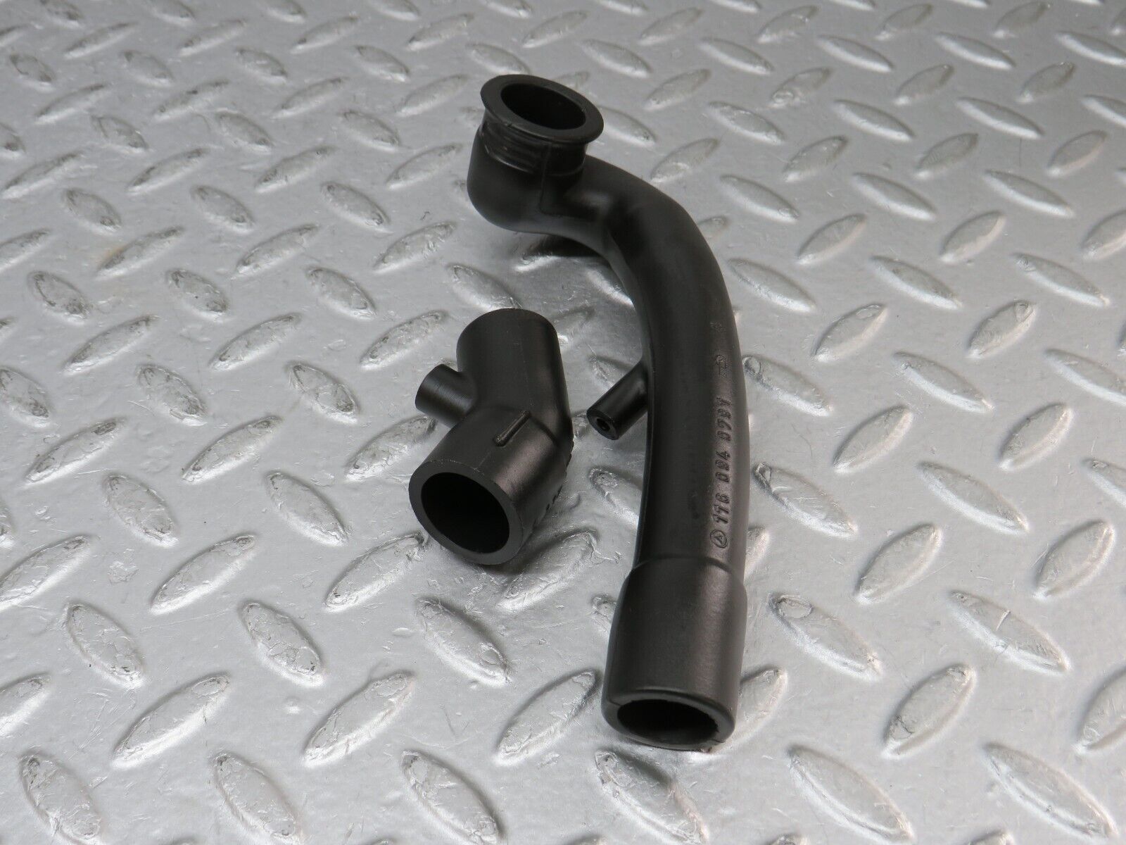 36281 Mercedes-Benz W126 420SE Crankcase Breather Hose Pipe 2x 1160940791 1170940882