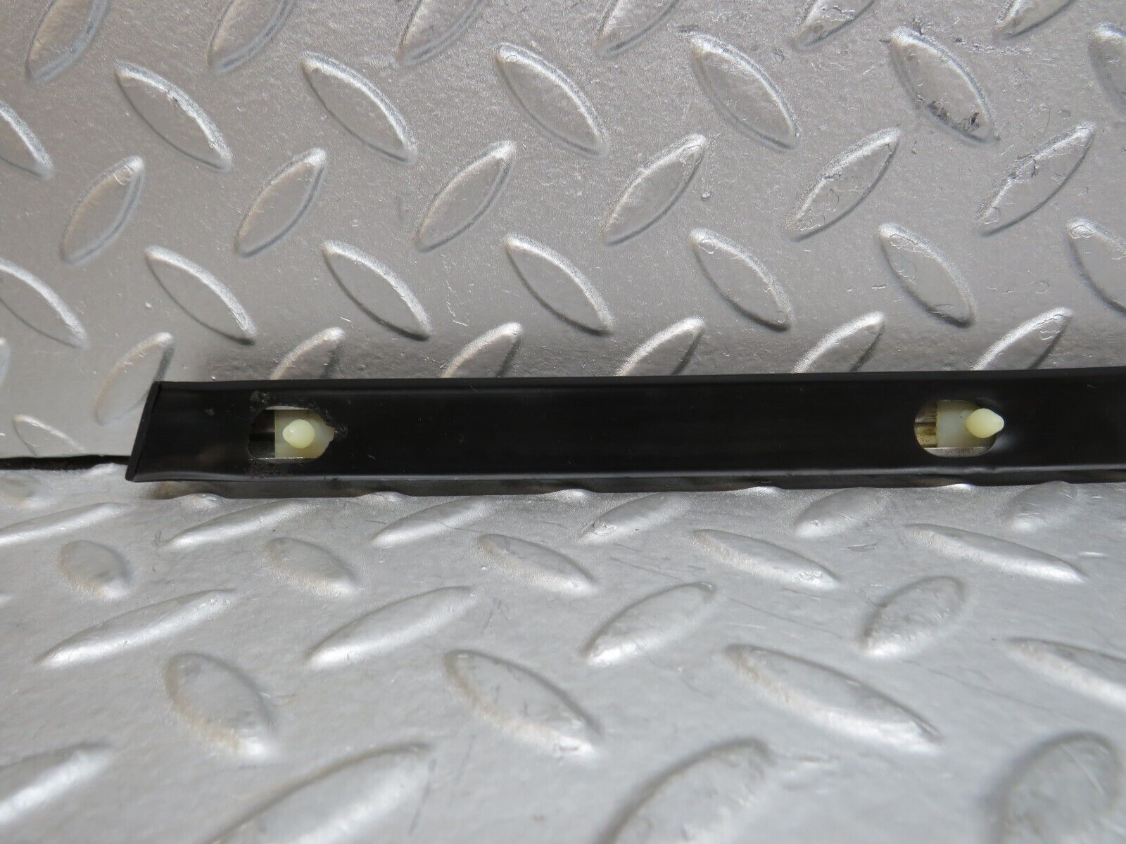 37310 Mercedes-Benz W109 300SEL Rear Right Door Centre Moulding Trim