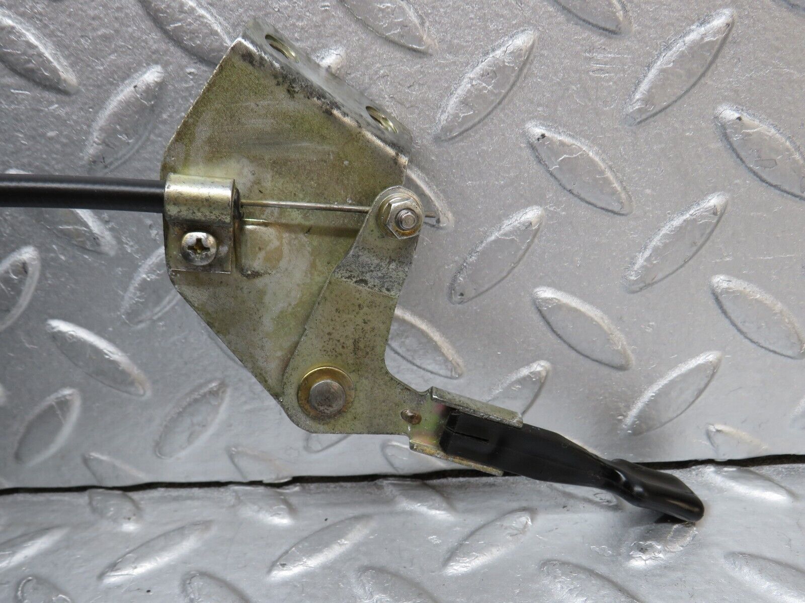 37411 Mercedes-Benz W109 300SEL Air Vent Control Left Side 1088301145