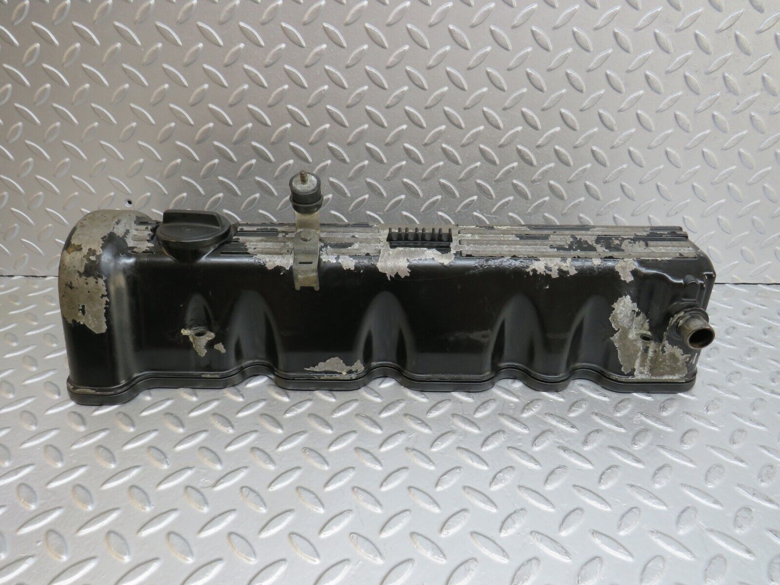 37166 Mercedes-Benz C126 420SEC Coupe Cylinder Head Valve Cover Right 1170160705