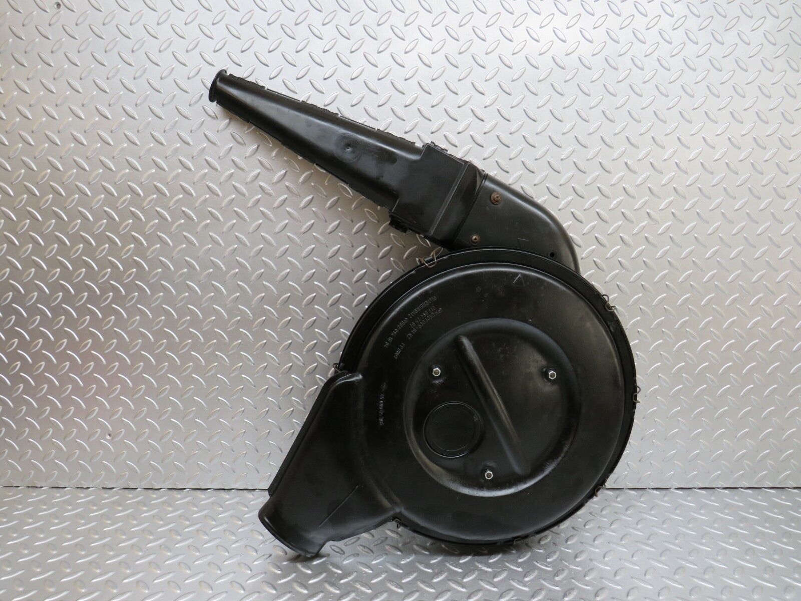 25443 Mercedes-Benz W123 200 Air Filter Box 0020941604