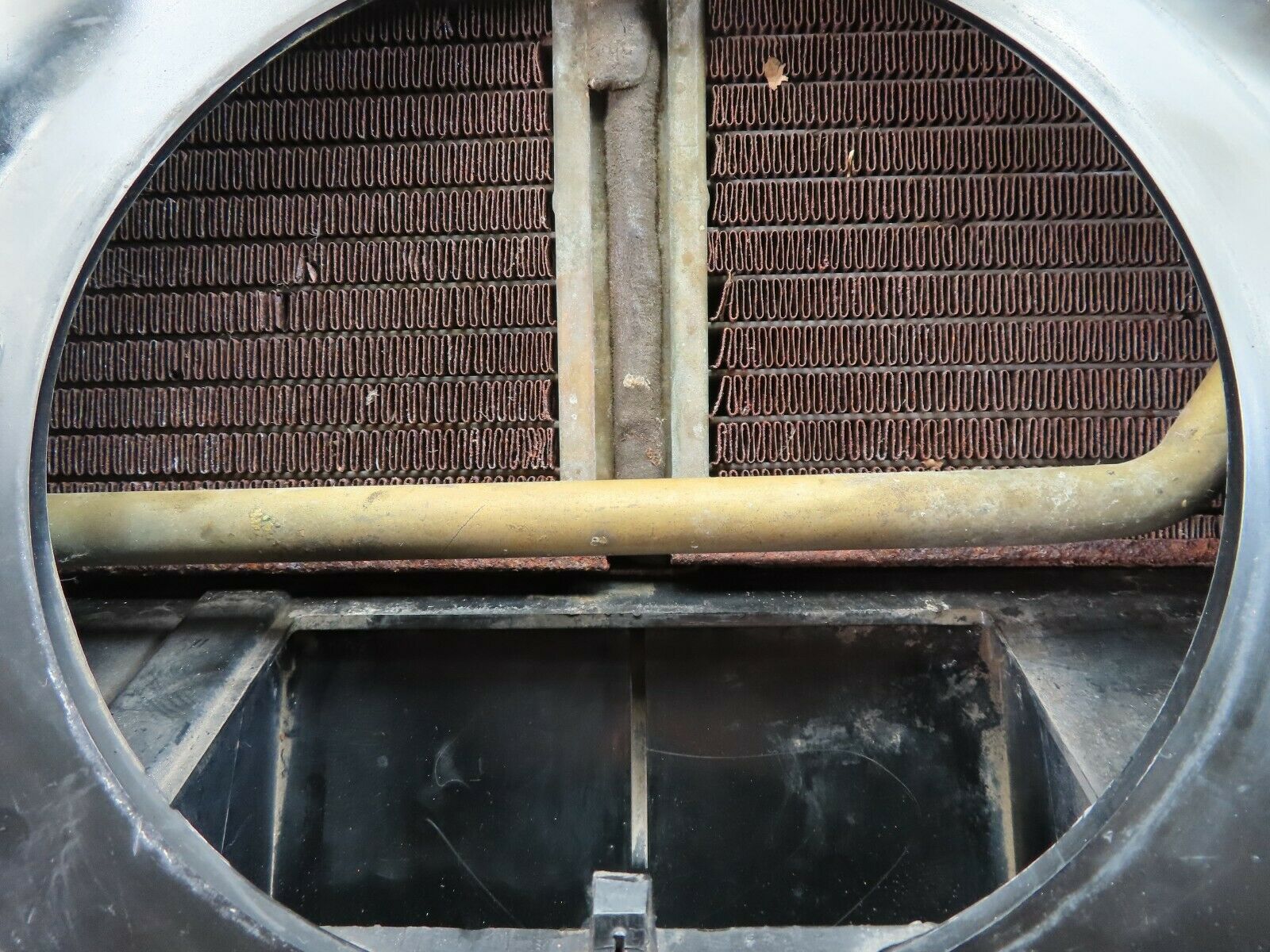 8048 Mercedes-Benz W115 220D Heater Box Blower Housing Behr