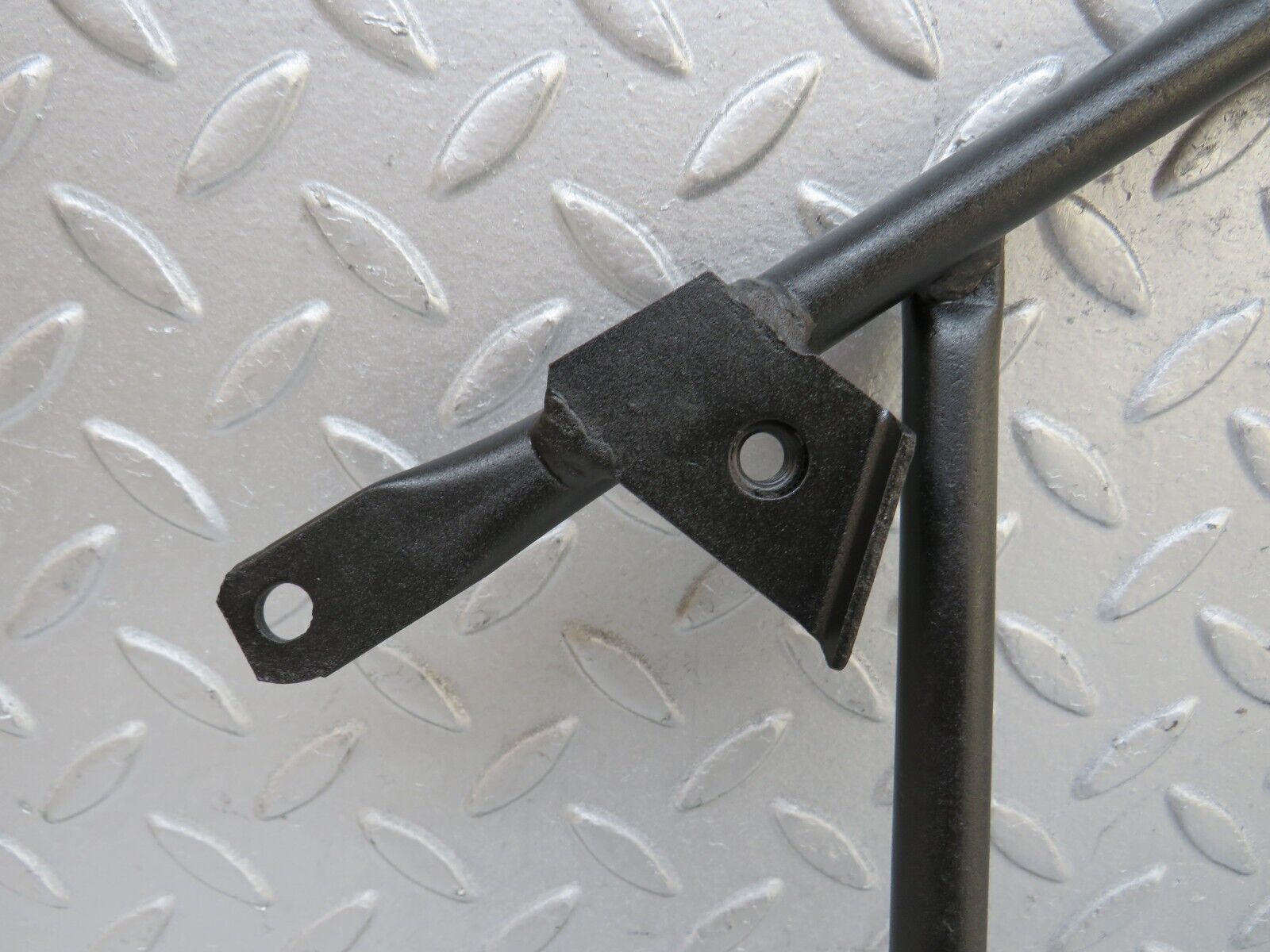 37365 Mercedes-Benz W109 300SEL Front Reinforcement Bar