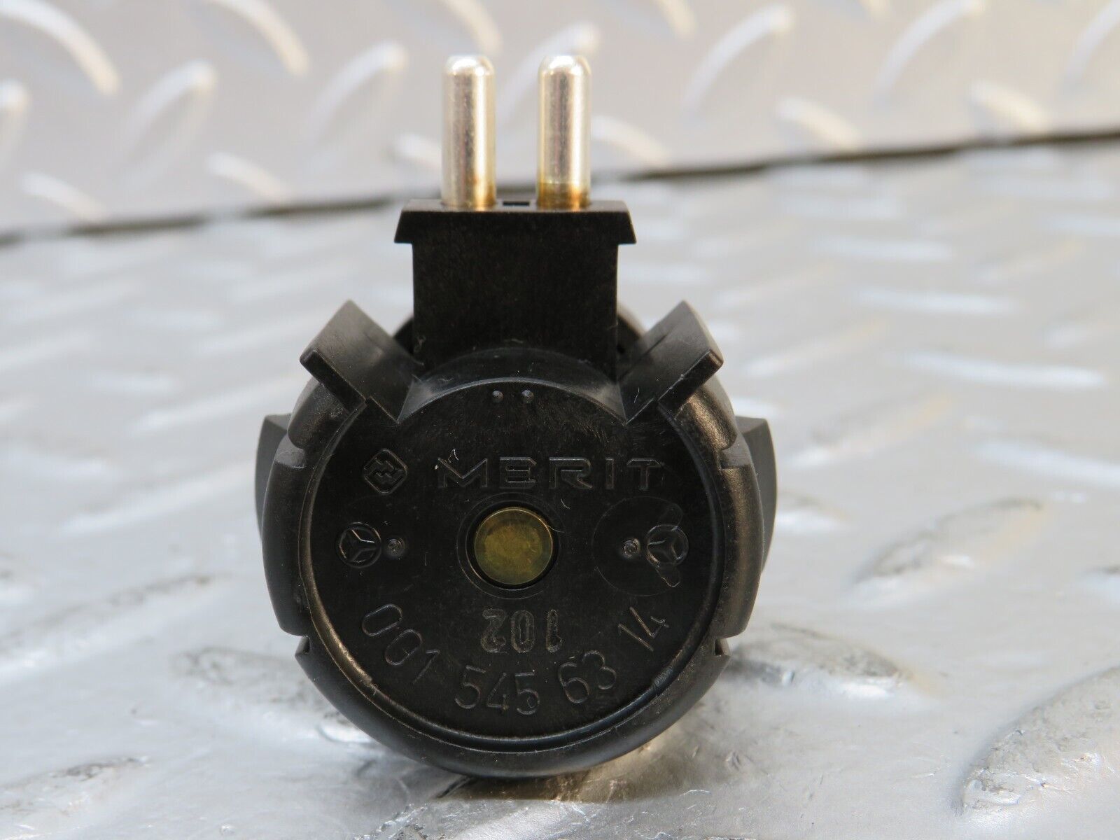 29841 Mercedes-Benz W123 230E Kick Down Switch 0015457814