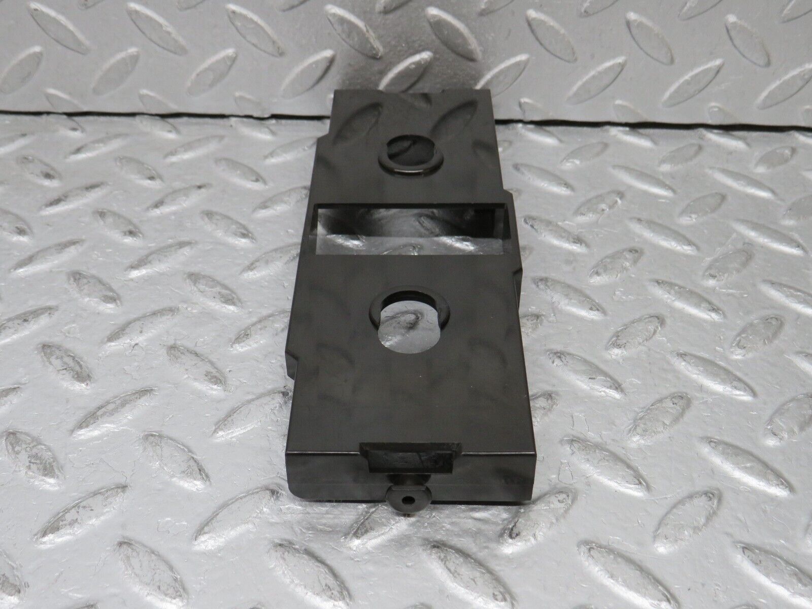 37923 Mercedes-Benz A124 320E Cabriolet Heater Control Switch Holder 1248330314